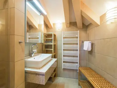 Ein Badezimmer in der Unterkunft Chalet in Mittersill near Ski Slopes