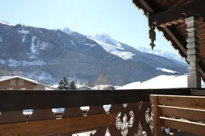 Ein allgemeiner Bergblick oder ein Berglick von der Ferienwohnung aus