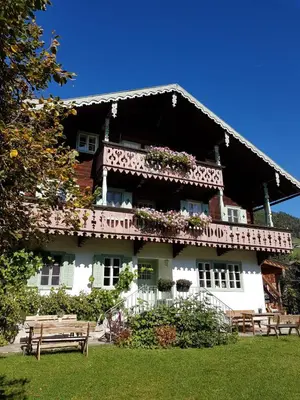 Ein Garten an der Unterkunft Villa Zeppelin - App Aquamarin