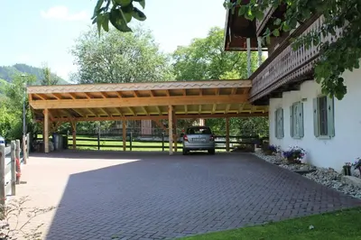 Das Gebäude in dem sich die Ferienwohnung befindet