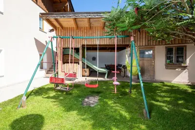 Ein Garten an der Unterkunft Ferienwohnung Lechner-Kaltenhauser