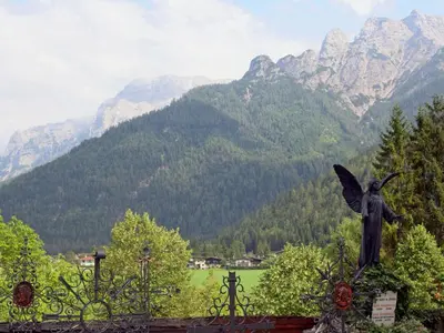 Ein allgemeiner Bergblick oder ein Berglick von der Ferienwohnung aus