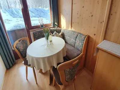 Ein Sitzbereich in der Unterkunft Apartment in Gerlosberg near Ski Lift