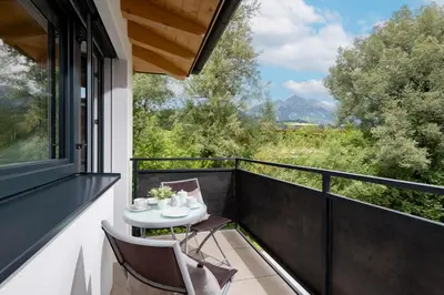 Ein allgemeiner Bergblick oder ein Berglick von der Ferienwohnung aus
