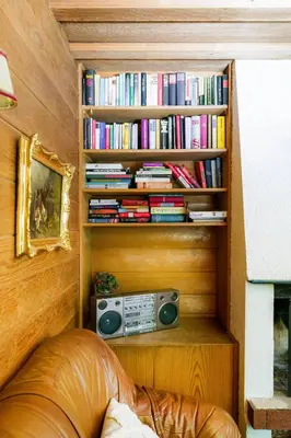 Die Bibliothek im Chalet