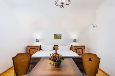 Ein Bett oder Betten in einem Zimmer der Unterkunft Chalet Levi by Alpine Host Helpers