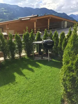 Ein allgemeiner Bergblick oder ein Berglick von der Ferienwohnung aus