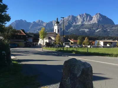 Ein allgemeiner Bergblick oder ein Berglick von der Ferienwohnung aus