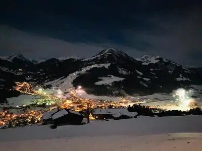 Ein allgemeiner Bergblick oder ein Berglick von der Ferienwohnung aus