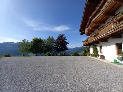 Ein allgemeiner Bergblick oder ein Berglick von der Ferienwohnung aus