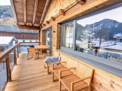 Ein allgemeiner Bergblick oder ein Berglick von des Ferienhauses aus