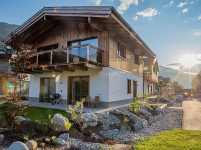 Das Gebäude in dem sich das Ferienhaus befindet