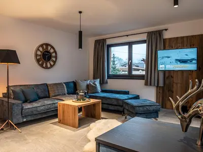 Ein Sitzbereich in der Unterkunft Chalet in Pinzgau near Ski Slopes & Sauna