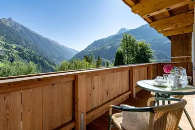 Ein allgemeiner Bergblick oder ein Berglick von der Ferienwohnung aus