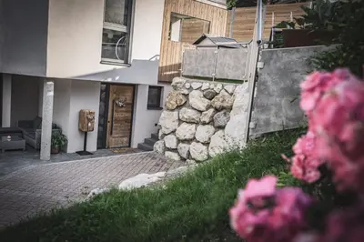 Das Gebäude in dem sich die Ferienwohnung befindet