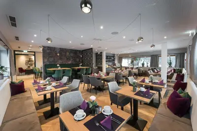 Ein Sitzbereich in der Unterkunft Hotel Hennersberg
