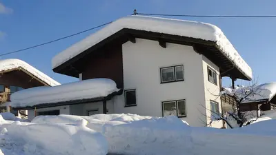 Haus Zehentner im Winter