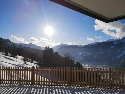 Ein allgemeiner Bergblick oder ein Berglick von der Ferienwohnung aus