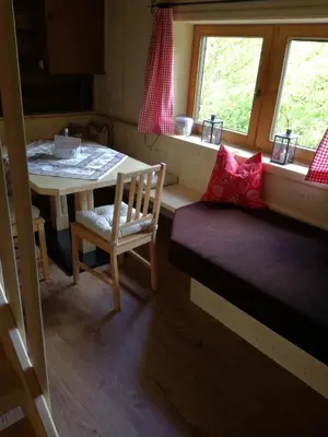 Ein Sitzbereich in der Unterkunft Tanterhütte by Tanterhof