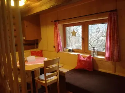Ein Sitzbereich in der Unterkunft Tanterhütte by Tanterhof