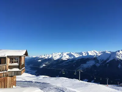 Ein allgemeiner Bergblick oder ein Berglick von der Ferienwohnung aus