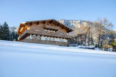 Ein allgemeiner Bergblick oder ein Berglick von der Ferienwohnung aus
