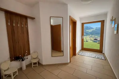 Ein allgemeiner Bergblick oder ein Berglick von der Ferienwohnung aus