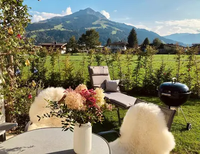 Ein allgemeiner Bergblick oder ein Berglick von der Ferienwohnung aus