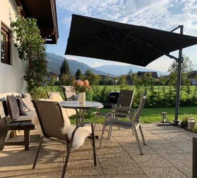 Ein allgemeiner Bergblick oder ein Berglick von der Ferienwohnung aus