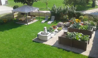 Ein Garten an der Unterkunft Bauernhof Strasserhof