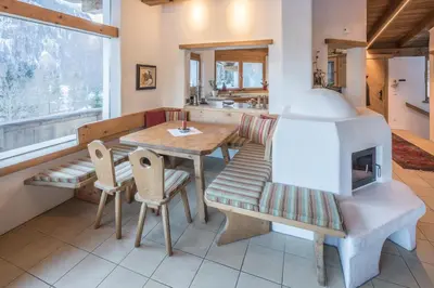 Ein Sitzbereich in der Unterkunft Chalet Hinterstein