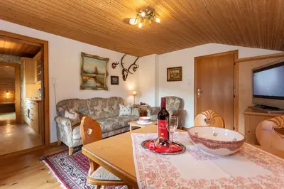 Ein Sitzbereich in der Unterkunft Pension Sonneck