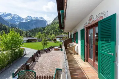 Ein allgemeiner Bergblick oder ein Berglick von der Pension aus