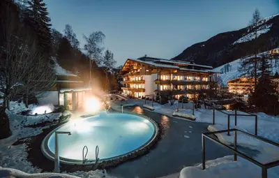 Ein allgemeiner Bergblick oder ein Berglick von des Hotels aus
