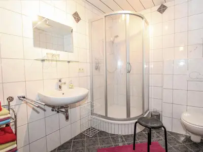 Ein Badezimmer in der Unterkunft Apartment Widner by Interhome