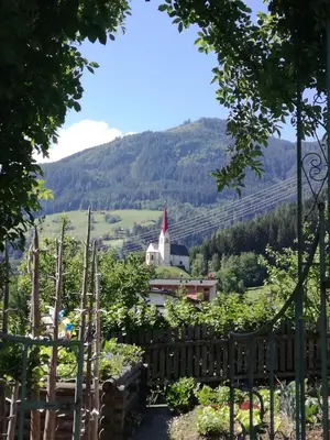 Ein allgemeiner Bergblick oder ein Berglick von der Ferienwohnung aus