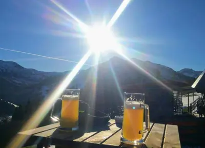 Ein allgemeiner Bergblick oder ein Berglick von der Ferienwohnung aus