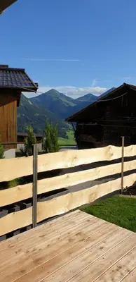 Ein allgemeiner Bergblick oder ein Berglick von des Chalets aus