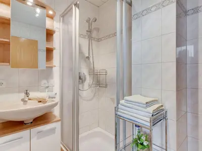 Ein Badezimmer in der Unterkunft Apartment in Hainzenberg near Ski Lift