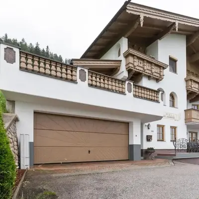 Apartment in Hainzenberg near Ski Lift