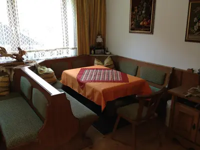 Ein Sitzbereich in der Unterkunft Haus Tenk