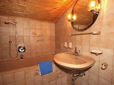 Ein Badezimmer in der Unterkunft Holiday Home Hussl by Interhome