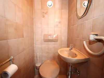 Ein Badezimmer in der Unterkunft Holiday Home Hussl by Interhome