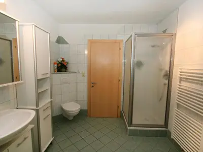 Ein Badezimmer in der Unterkunft Apartment Eberharter-1 by Interhome