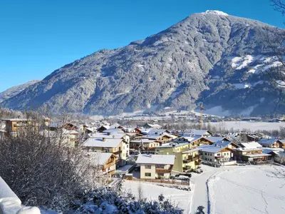 Ein allgemeiner Bergblick oder ein Berglick von der Ferienwohnung aus