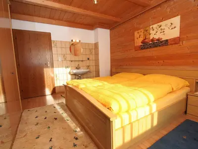 Ein Bett oder Betten in einem Zimmer der Unterkunft Apartment Annelies-2 by Interhome