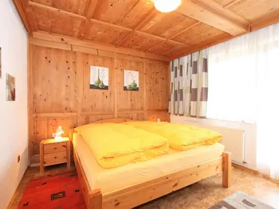 Ein Bett oder Betten in einem Zimmer der Unterkunft Apartment Annelies-2 by Interhome