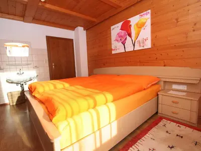 Ein Bett oder Betten in einem Zimmer der Unterkunft Apartment Annelies-2 by Interhome