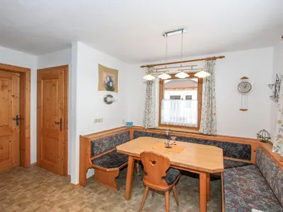 Ein Sitzbereich in der Unterkunft Chalet Katharina by Interhome