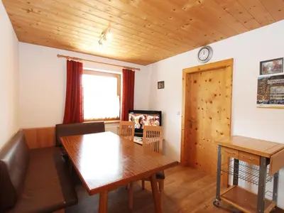 Ein Sitzbereich in der Unterkunft Apartment Zillertalblick by Interhome